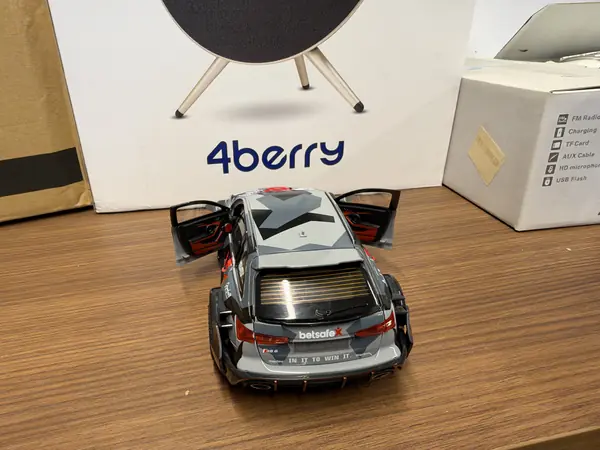 Audi RS6 Avant Gumball 3000 / Betsafe Diecast Model Araba 1/18 (1:18) (Kutusuz), galeri fotoğrafı 6