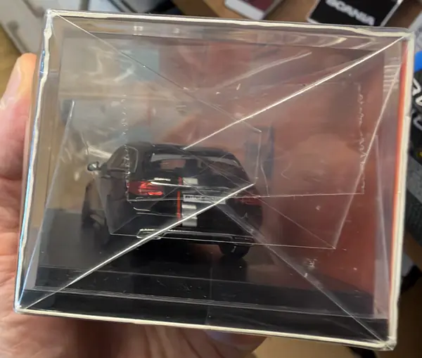 DCM Mercedes-AMG C63 S Estate (S205) Diecast Model Araba 1/64 (1:64) – Siyah, galeri fotoğrafı 3