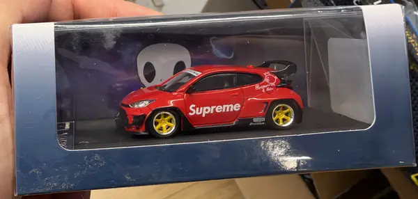 ET Model x Fuji Toyota GR Yaris Diecast Model Araba 1/64 (1:64) – Kırmızı "Supreme"