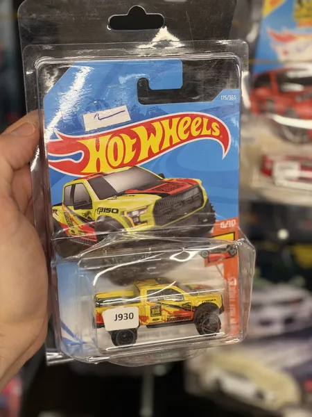 Hot Wheels '17 Ford F-150 Raptor sarı 1/64 diecast, kartında, galeri fotoğrafı 1