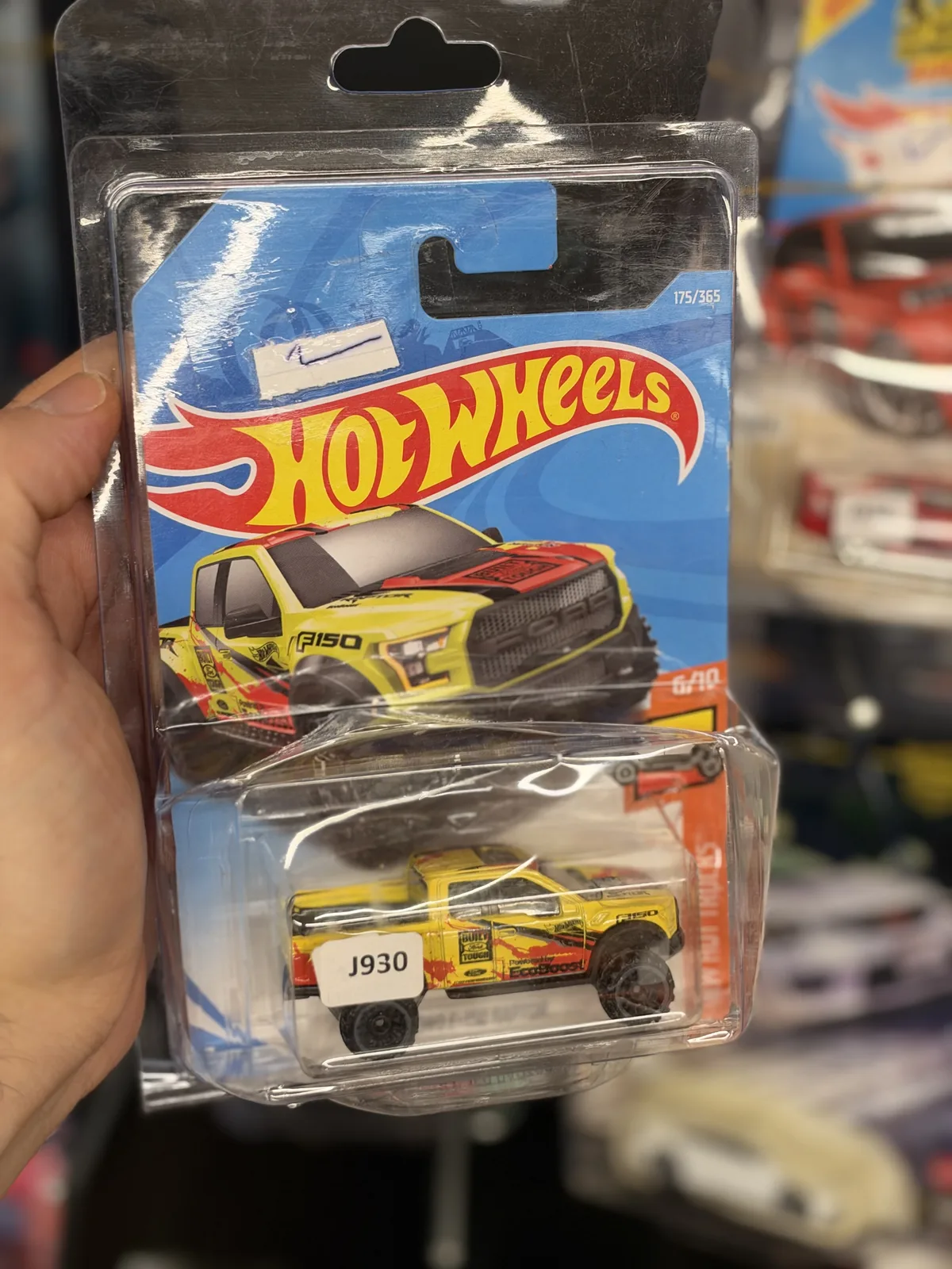 Hot Wheels '17 Ford F-150 Raptor sarı 1/64 diecast, kartında