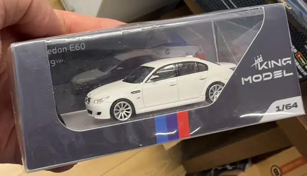 King Model BMW M5 Sedan E60 Diecast Model Araba 1/64 (1:64) – Beyaz