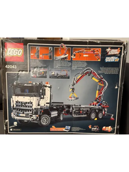 LEGO Technic 42043 Mercedes-Benz Arocs 3245 kutusu, galeri fotoğrafı 2