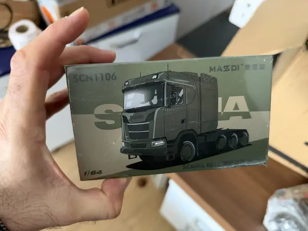 MASDI Scania R650 6x4 Çekici Diecast Model Araba 1/64 (1:64) – Askeri Yeşil (SCN1106)